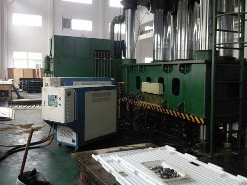 復(fù)合材料模溫機(jī)，玻璃鋼成型模具溫度控制機(jī)，炭纖維成型模溫機(jī)